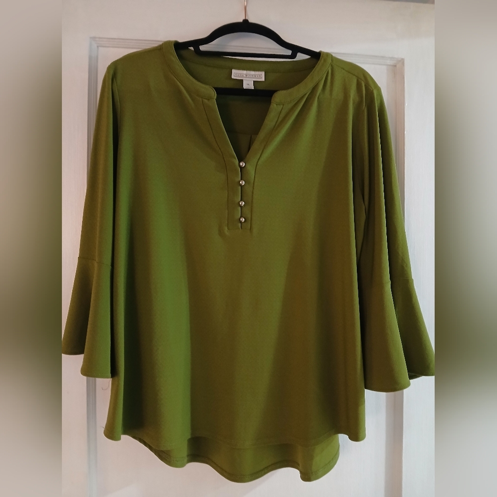 Dana Buchman Green Blouse Soft Knit V-Neck